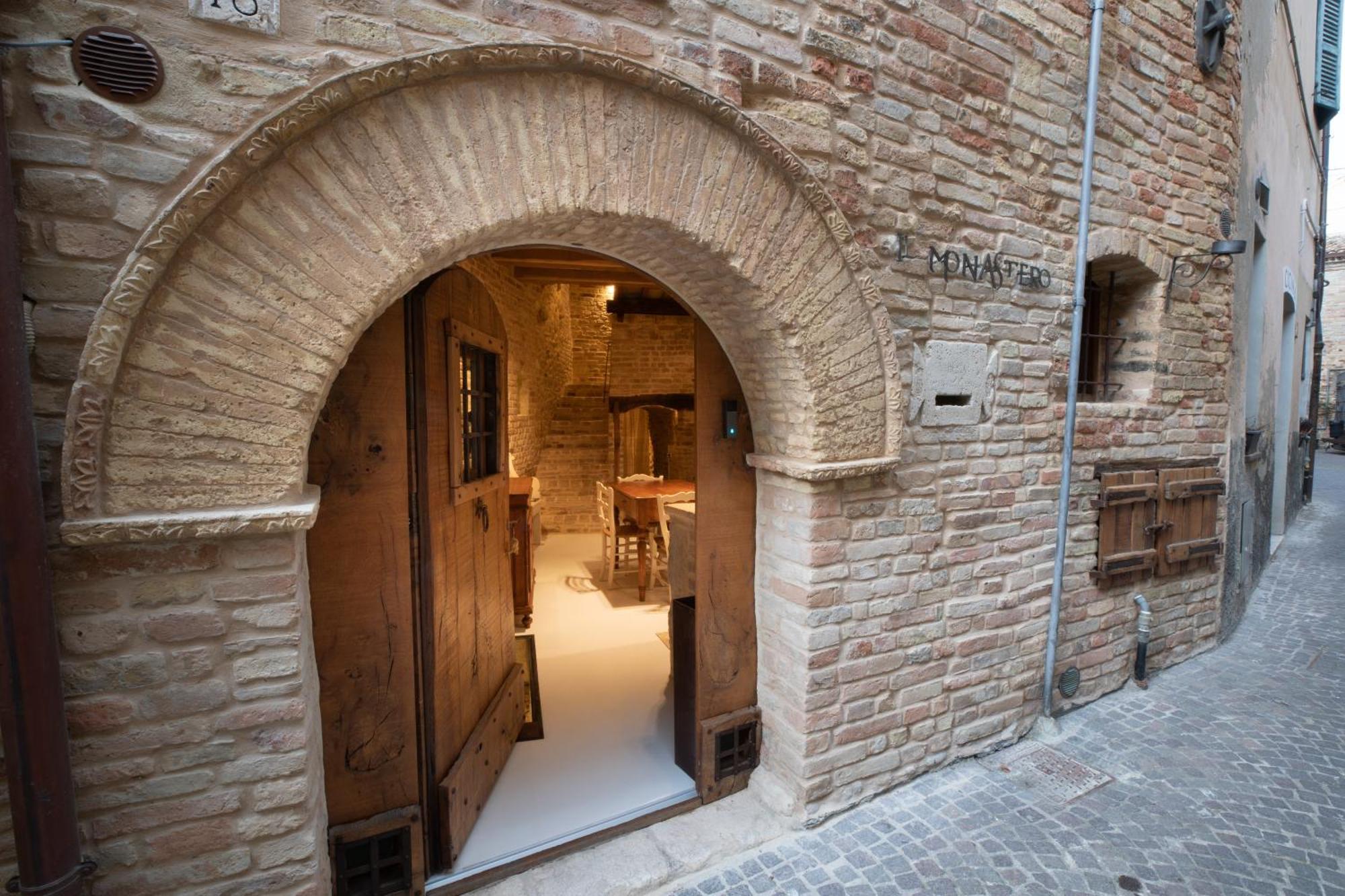 The Monastery - Unique Vacation Home Monteprandone Extérieur photo